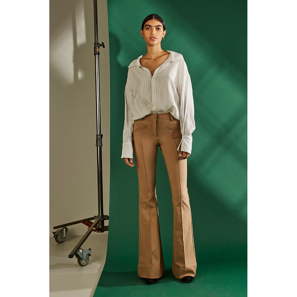 calça alfaiataria caramelo